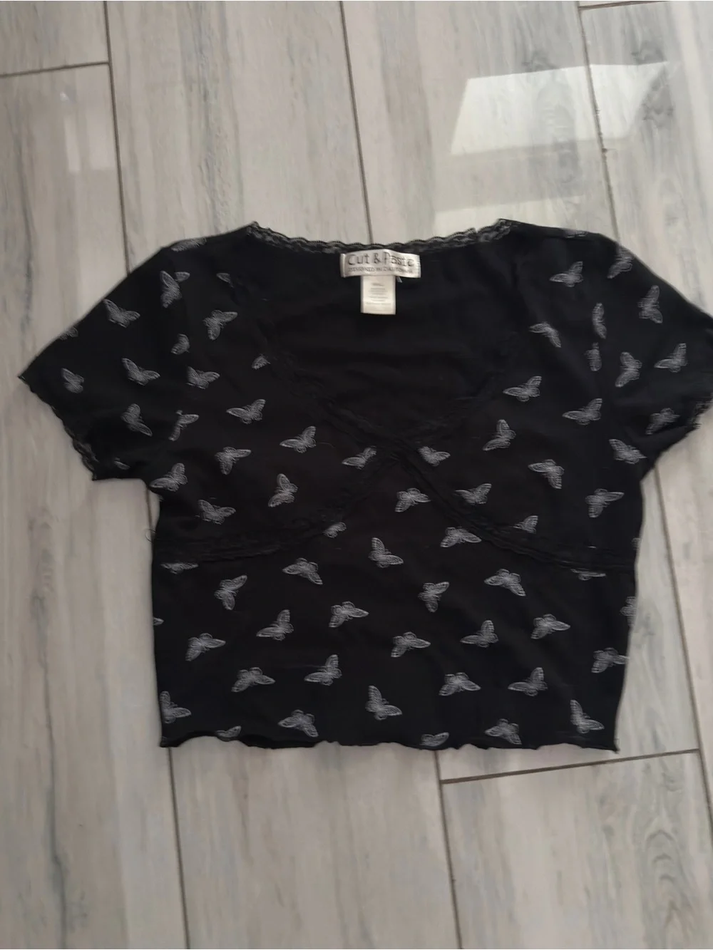 Cut & Paste Lace trim Crop Tee Black W/butterflies Size S - Picture 1 of 6